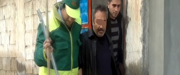 1 yıldır aranan zanlıyı ‘çöpçü polis’ yakaladı