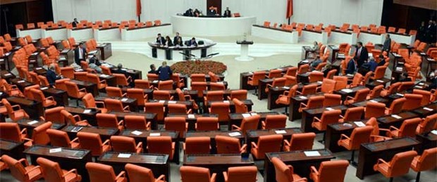 18 yaşa CHP'den destek