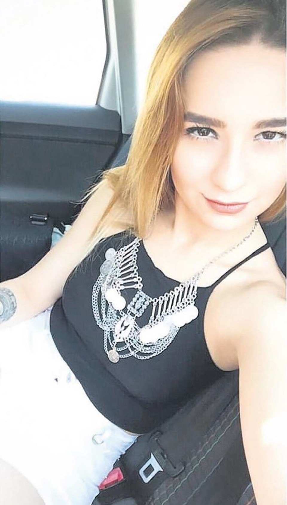 Hostes Özge Birol 23 yaşında hayatını kaybetti.