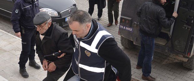 45 yıllık karısını öldürdü