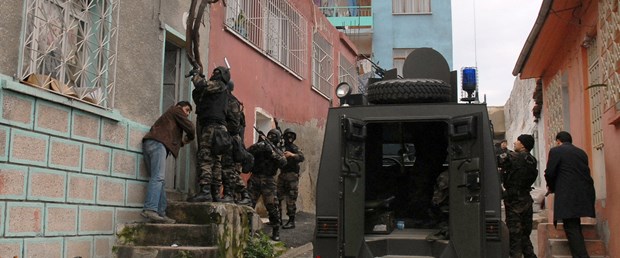 5 ilde öğretmenlere PKK operasyonu
