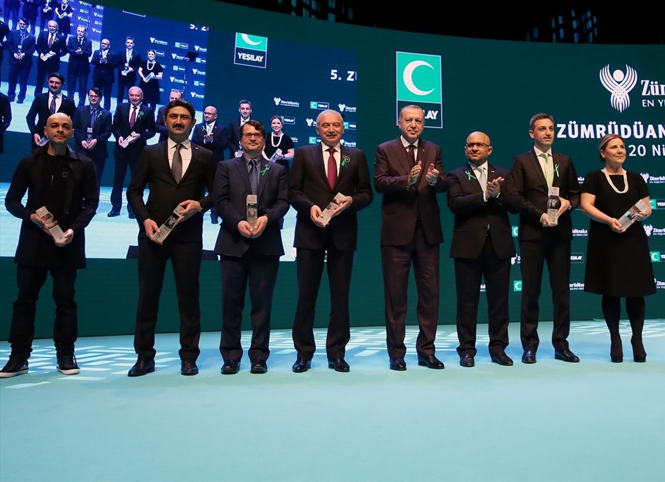 NTV adına ödülü, Genel Yayın Yönetmeni Nermin Yurteri aldı.