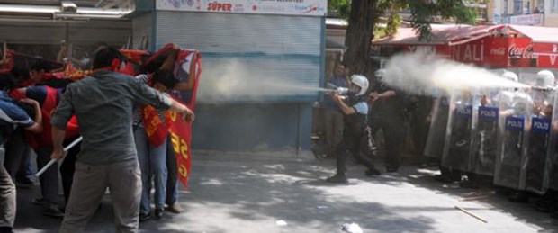 '8 yıl' protestosuna biber gazlı müdahale