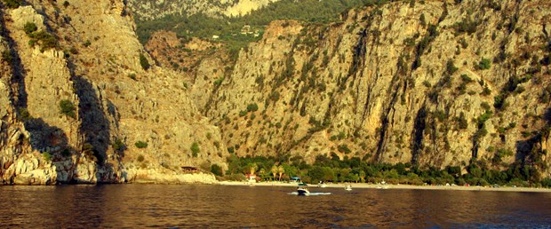 90-metreden-kelebekler-vadisine-dusen-ogretmen-oldu-_6567_dhaphoto11.jpg