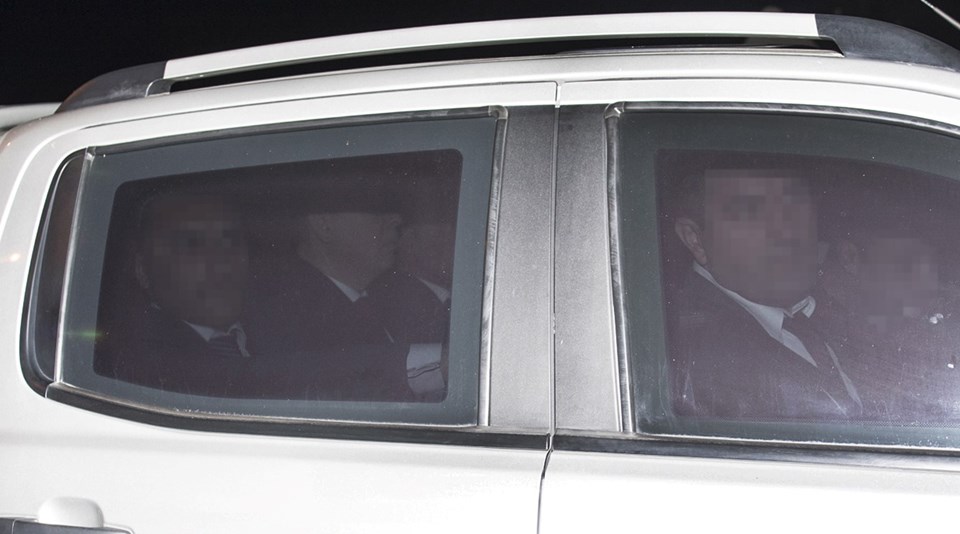 Sabah saat 05.30'da evinden alınan Brunson, Aliağa Ceza İnfaz Kurumları Kampüsü'ne böyle götürüldü.