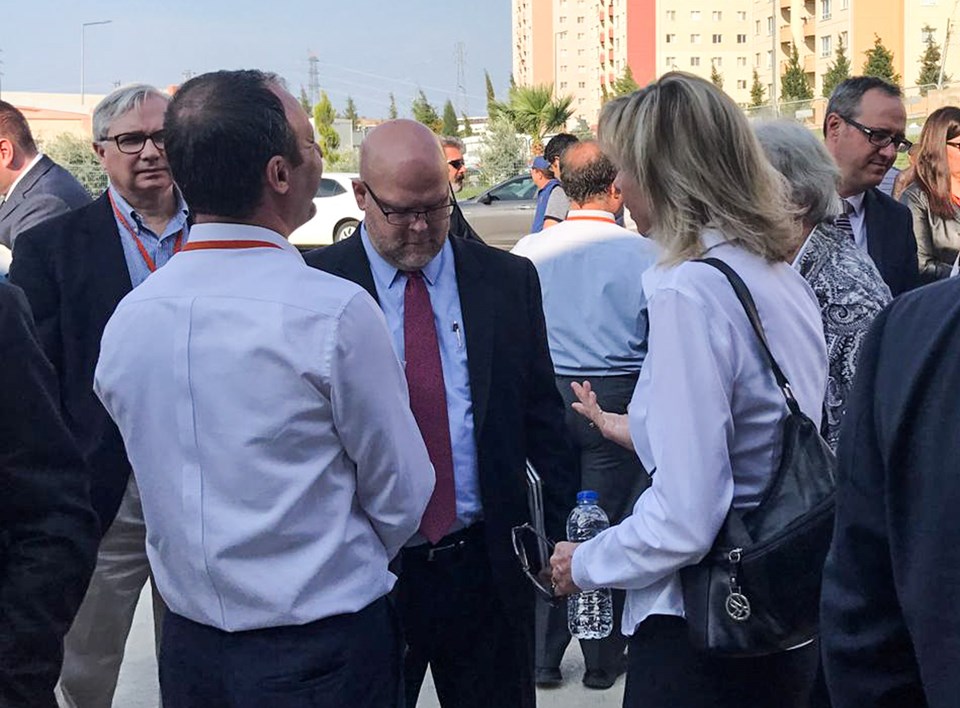 ABD'nin Ankara Büyükelçiliği Maslahatgüzarı Jeffrey M. Hovenier (ortada)