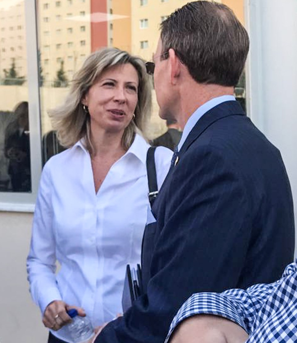 Brunson'ın eşi Norine Brunson (solda)