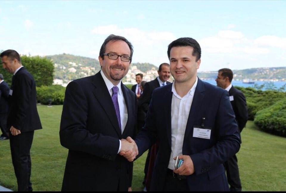 John Bass ve Ersin Bayram (soldan sağa)