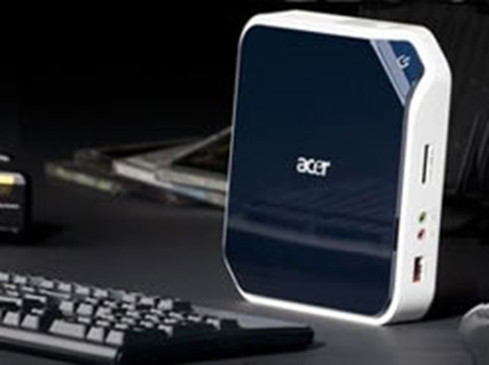 NVIDIA Ion platformu kullanan AspireRevo, standart bir klavyenin kapladoğı alandan daha az yer kaplıyor.