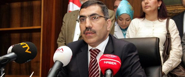 Adana Belediyesi durulmuyor