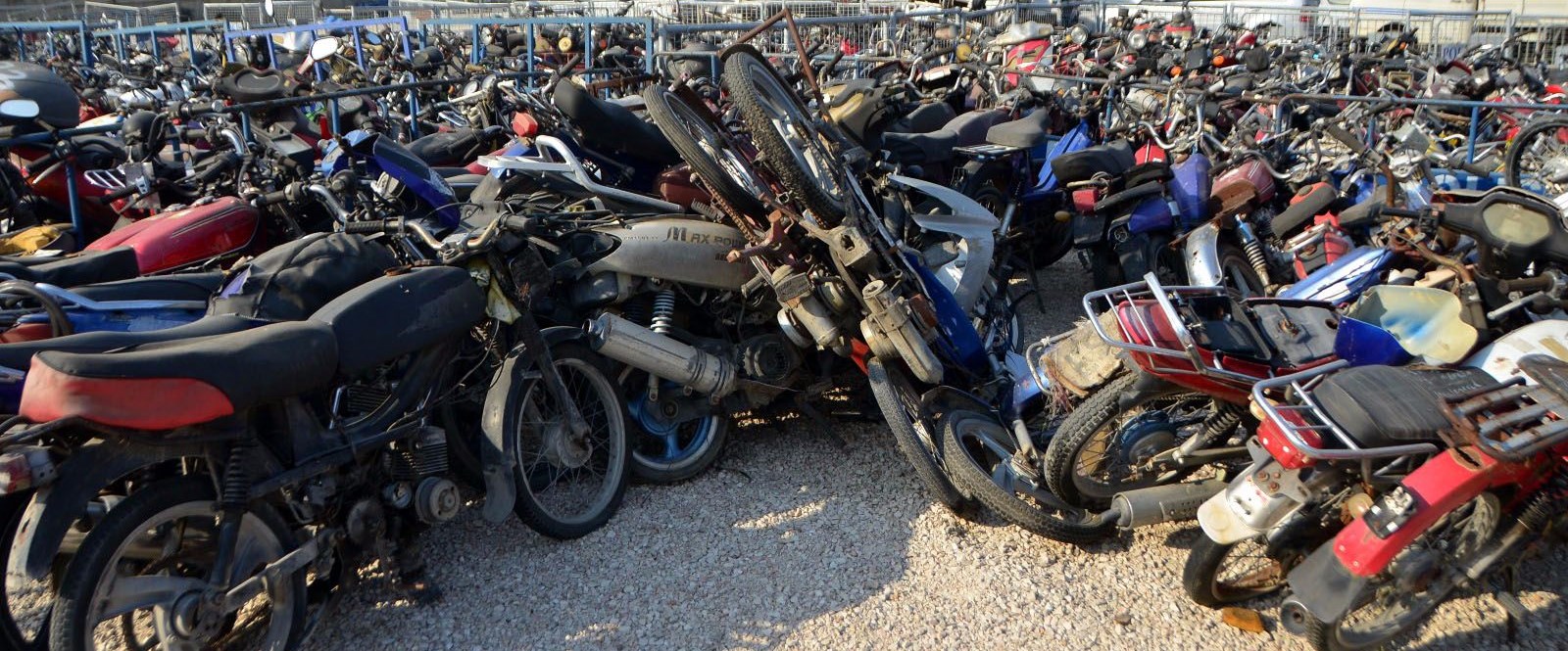 Adana'da, kent genelinde yapılan uygulamada, 1...