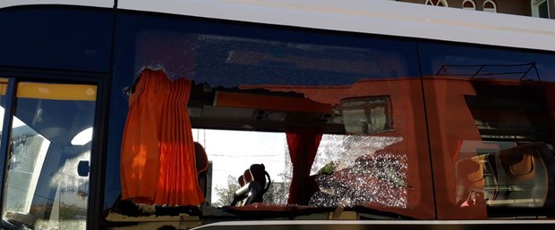 öğrenci servisine ateş.jpg