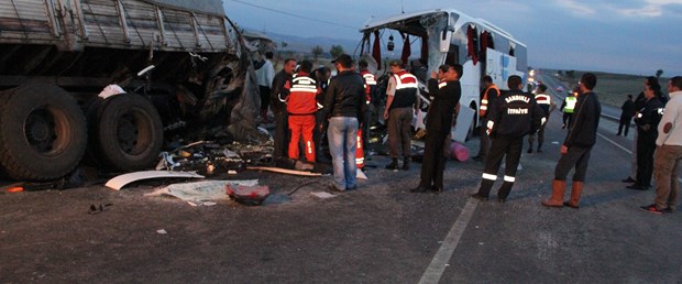 Afyonkarahisar’da katliam gibi kaza