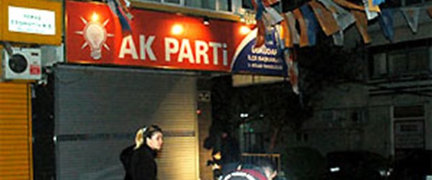 AK Parti binası önünde patlama