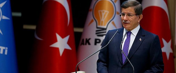 davutoğlu başbakan ak parti eğitim merkezi100416.jpg