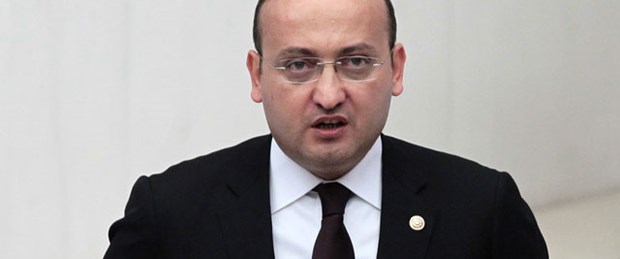 Akdoğan: Denizi geçip derede boğulmayalım