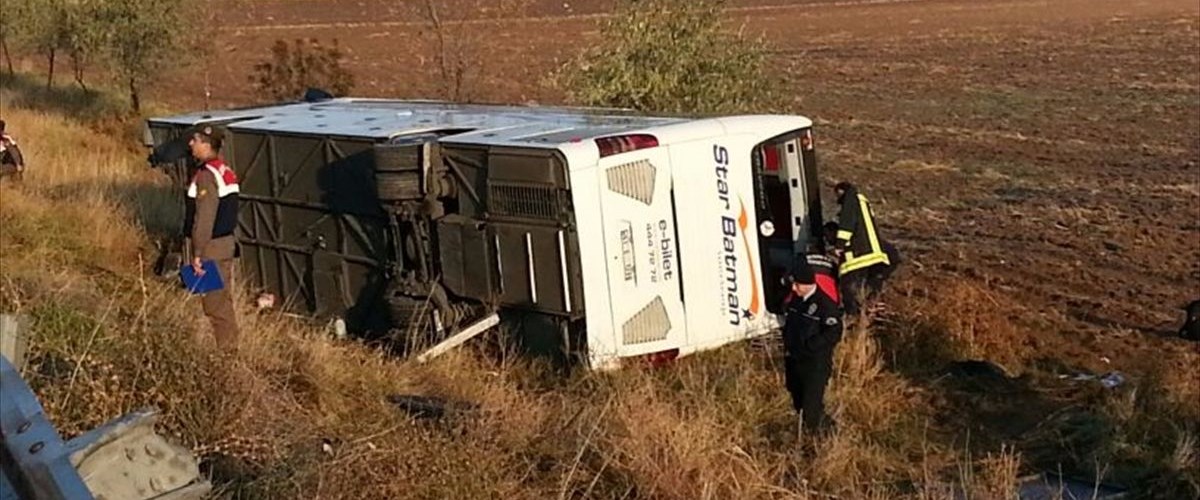 Ankara'nın Bala ilçesinde yolcu otobüsünün...