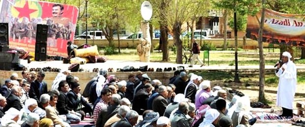Apo posterli Cuma namazı