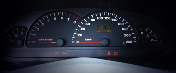 kilometre kadran otomobil.jpg