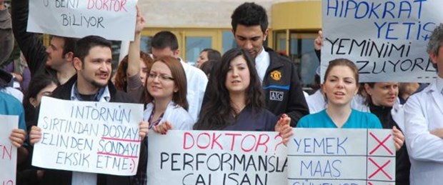Asistanların eylemi etkili oldu