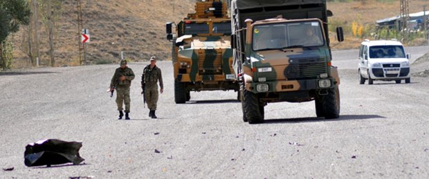 Askeri araç takla attı: 8 yaralı