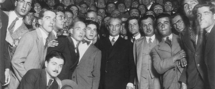 Türkiye Cumhuriyeti'nin kurucusu büyük önder...