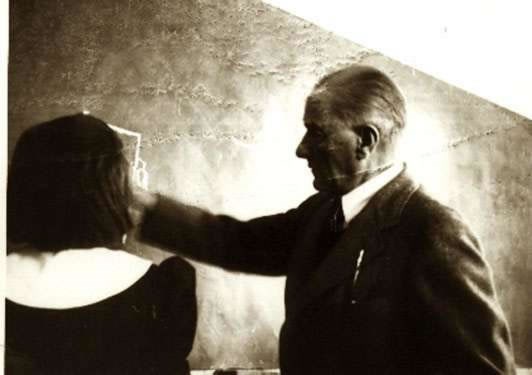 Ataturk'un çocuk sevgisi