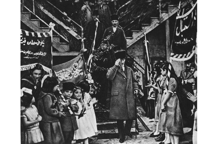 Ataturk'un çocuk sevgisi