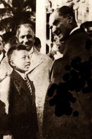 Ataturk'un çocuk sevgisi