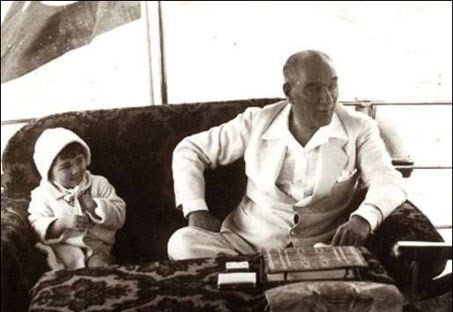 Ataturk'un çocuk sevgisi