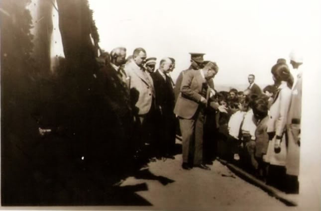 Ataturk'un çocuk sevgisi
