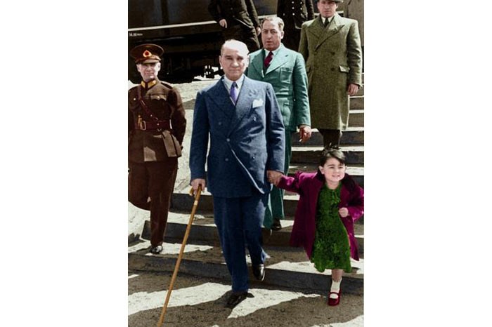 Ataturk'un çocuk sevgisi