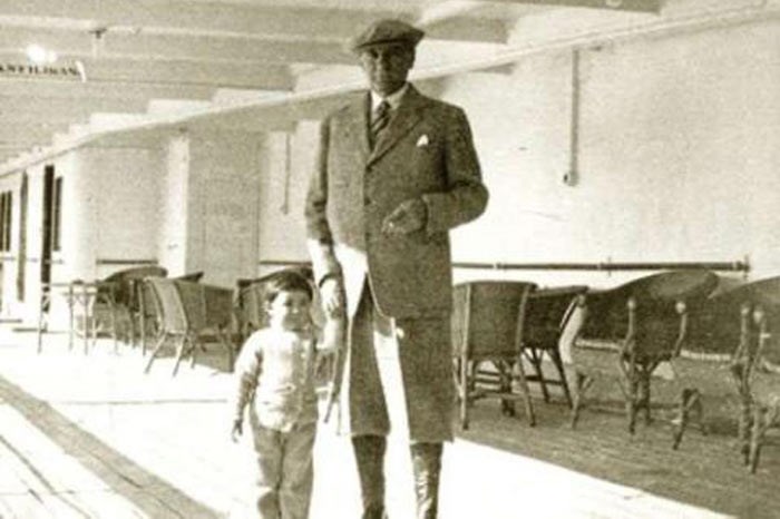 Ataturk'un çocuk sevgisi