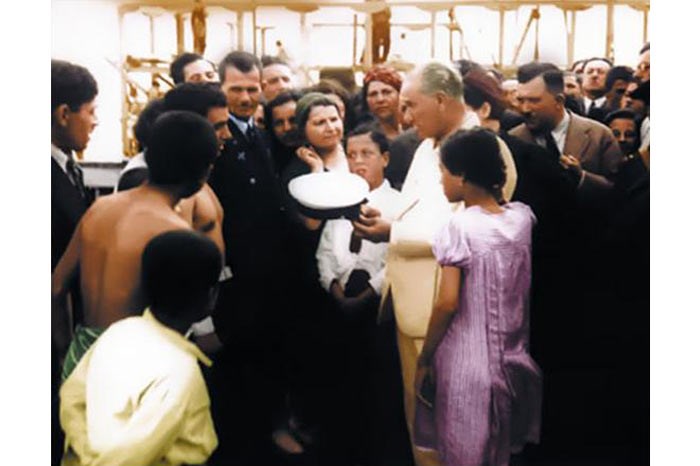 Ataturk'un çocuk sevgisi