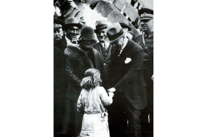 Ataturk'un çocuk sevgisi