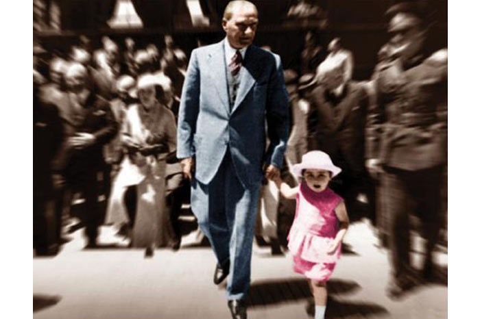 Ataturk'un çocuk sevgisi