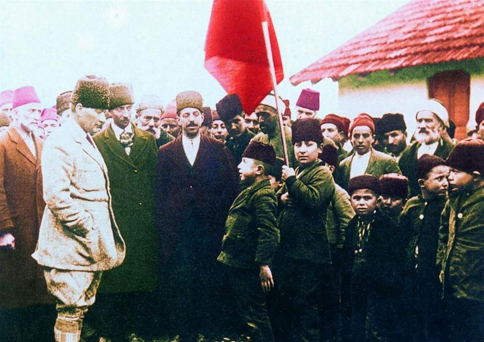 Ataturk'un çocuk sevgisi