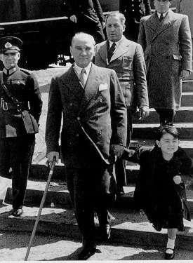 Ataturk'un çocuk sevgisi