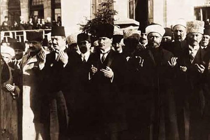 Ataturk'un çocuk sevgisi