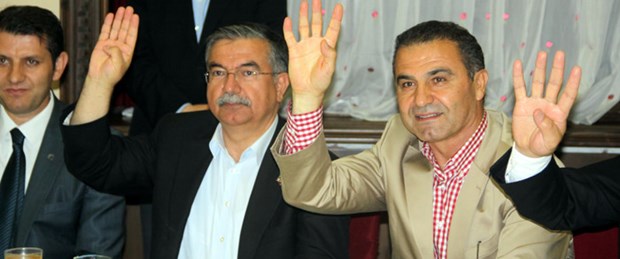 Bakan Yılmaz'dan 'Rabia' işareti