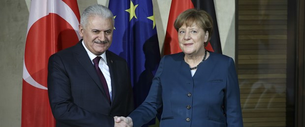merkel yıldırım (almanya).jpg