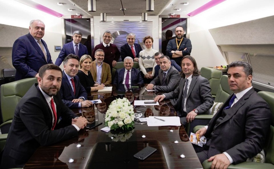 Başbakan Yıldırım, uçakta gazetecilere önemli açıklamalar yaptı.