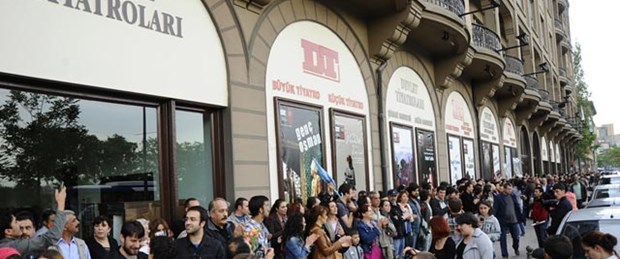 Başbakanlık Devlet Tiyatroları'nı kapatıyor