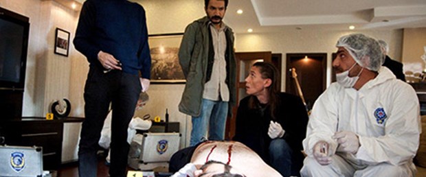 Behzat Ç., Emre’nin Peşinde!