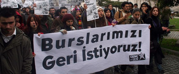 Belediyedeki burs protestosuna müdahale