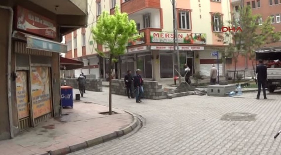 Belediyeye kızınca hibe ettiği yola duvar ördü NTV