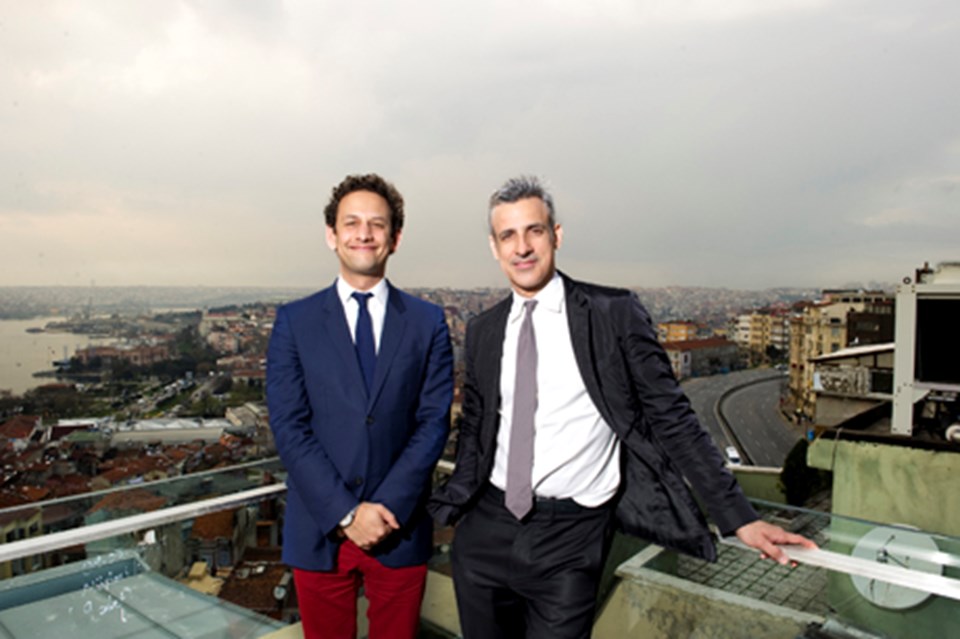 Bienalin küratörleri Adriano Pedrosa ve Jens Hoffmann.