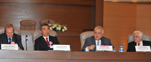 'Bireysel başvuru zorunlu değil gereklidir'