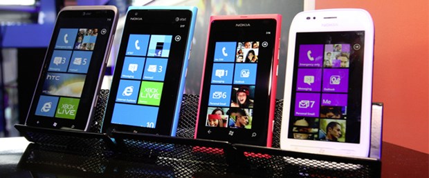BlackBerry'e bir darbe de Microsoft'tan