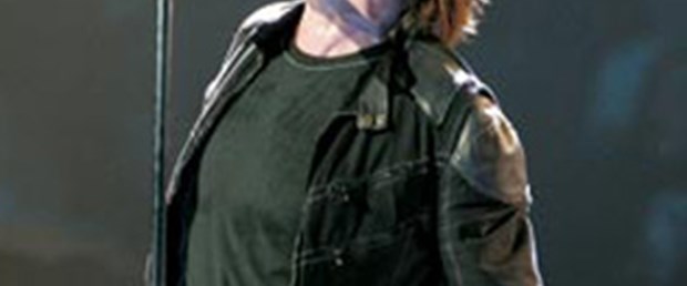 Bono 2 ay sahnelerde olmayacak
